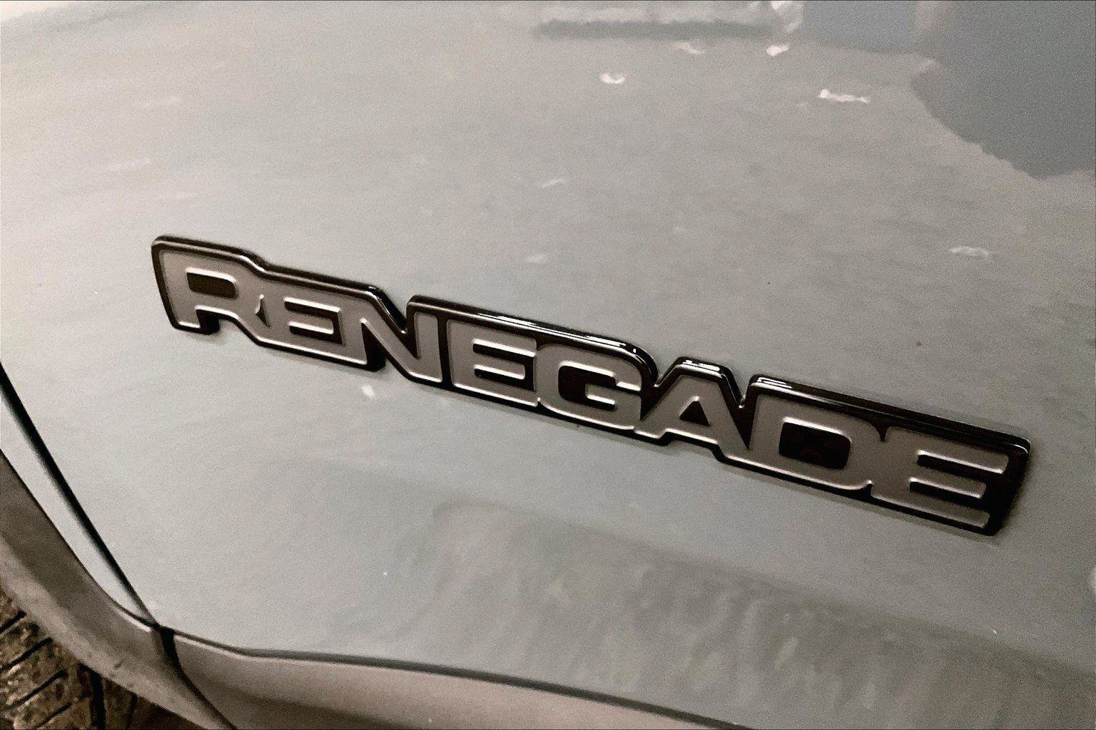 Used 2018 Jeep Renegade Altitude image 13
