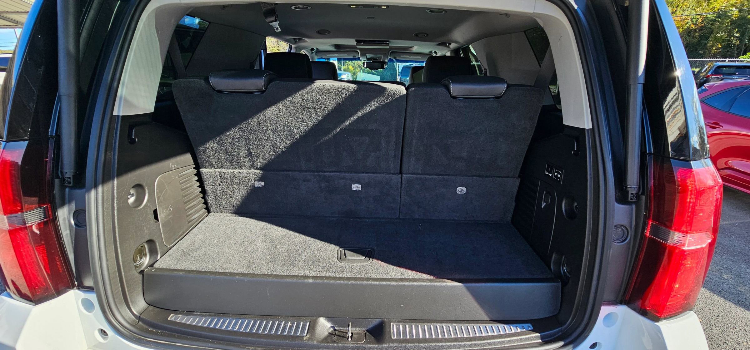 Used 2018 Chevrolet Tahoe Premier image 13