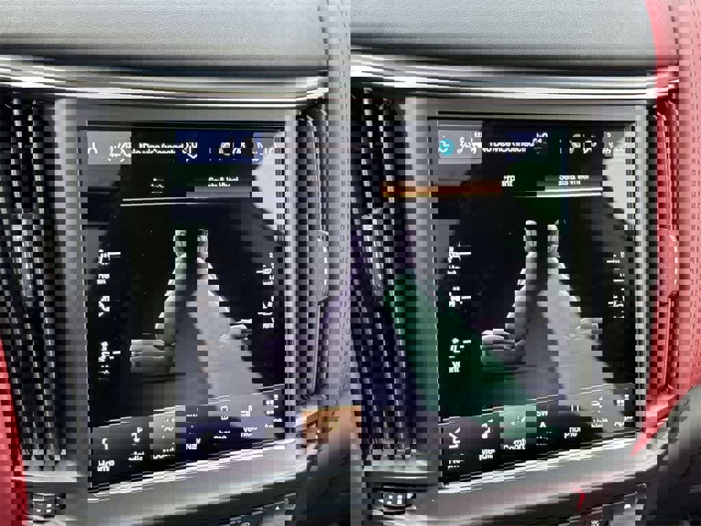 Used 2022 Maserati Levante Modena S image 23