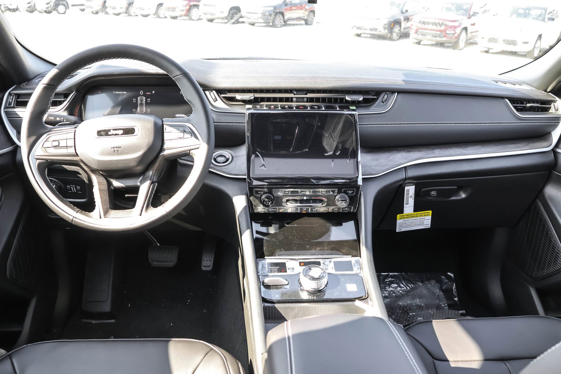 New 2025 Jeep Grand Cherokee Limited w/ Black Appearance Package image 13