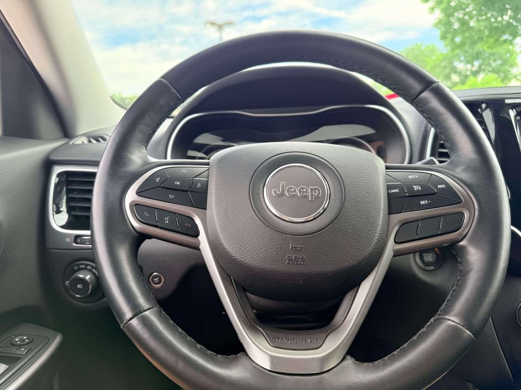 Used 2019 Jeep Cherokee Limited AWD/4WD image 17
