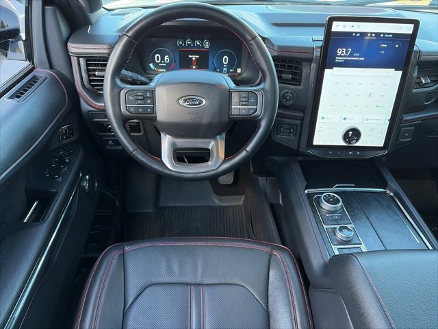 Used 2023 Ford Expedition Limited image 18