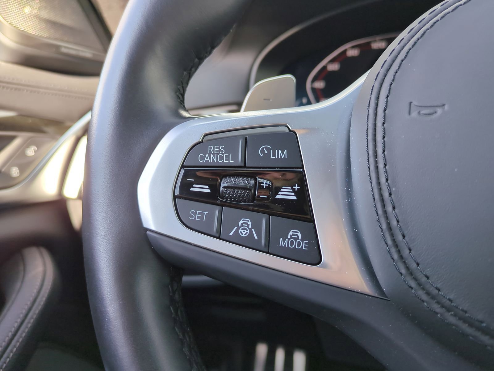 Used 2023 BMW M550i xDrive image 18