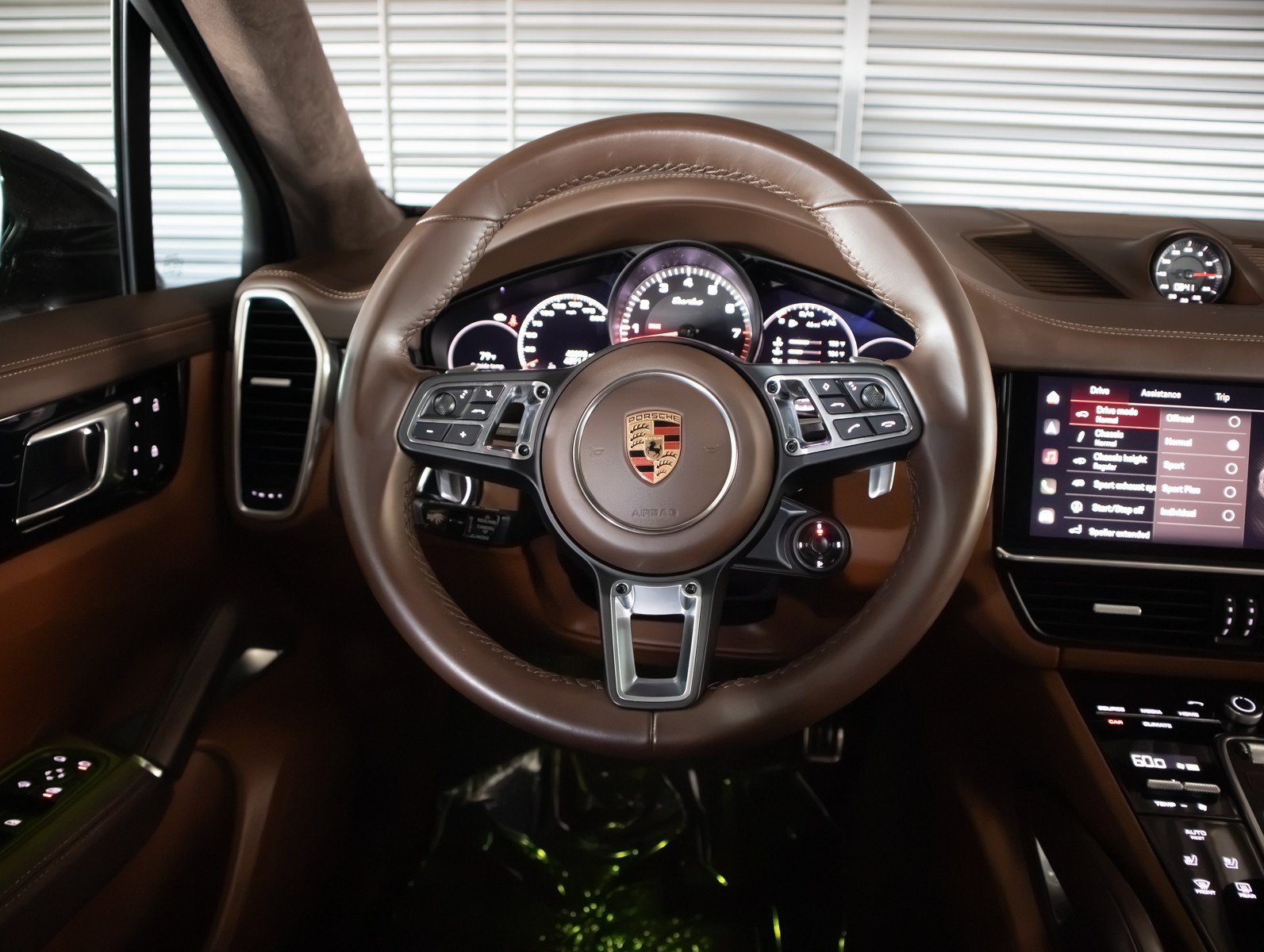 Certified 2023 Porsche Cayenne Turbo AWD/4WD image 15
