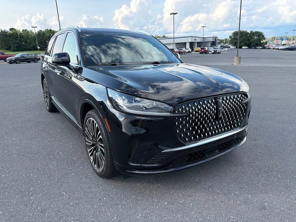 Certified 2025 Lincoln Aviator Black Label AWD/4WD image 7