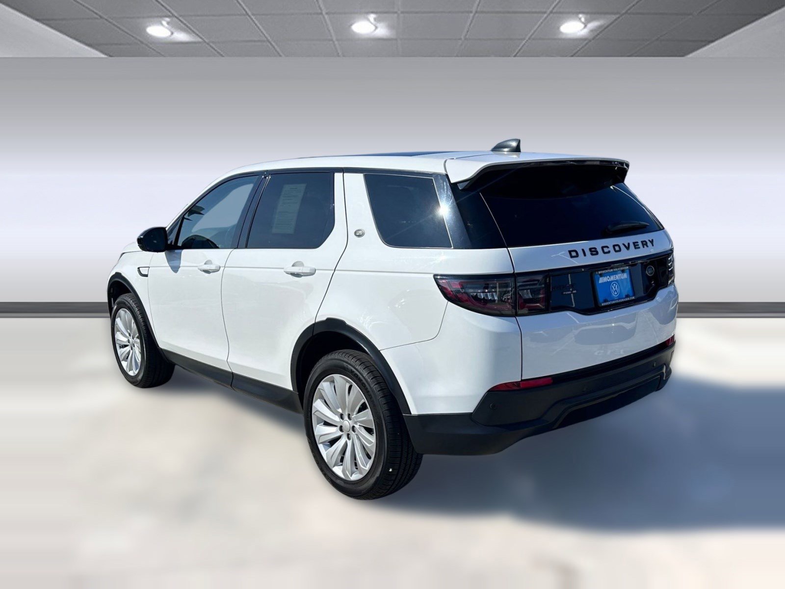 Used 2020 Land Rover Discovery Sport SE image 3