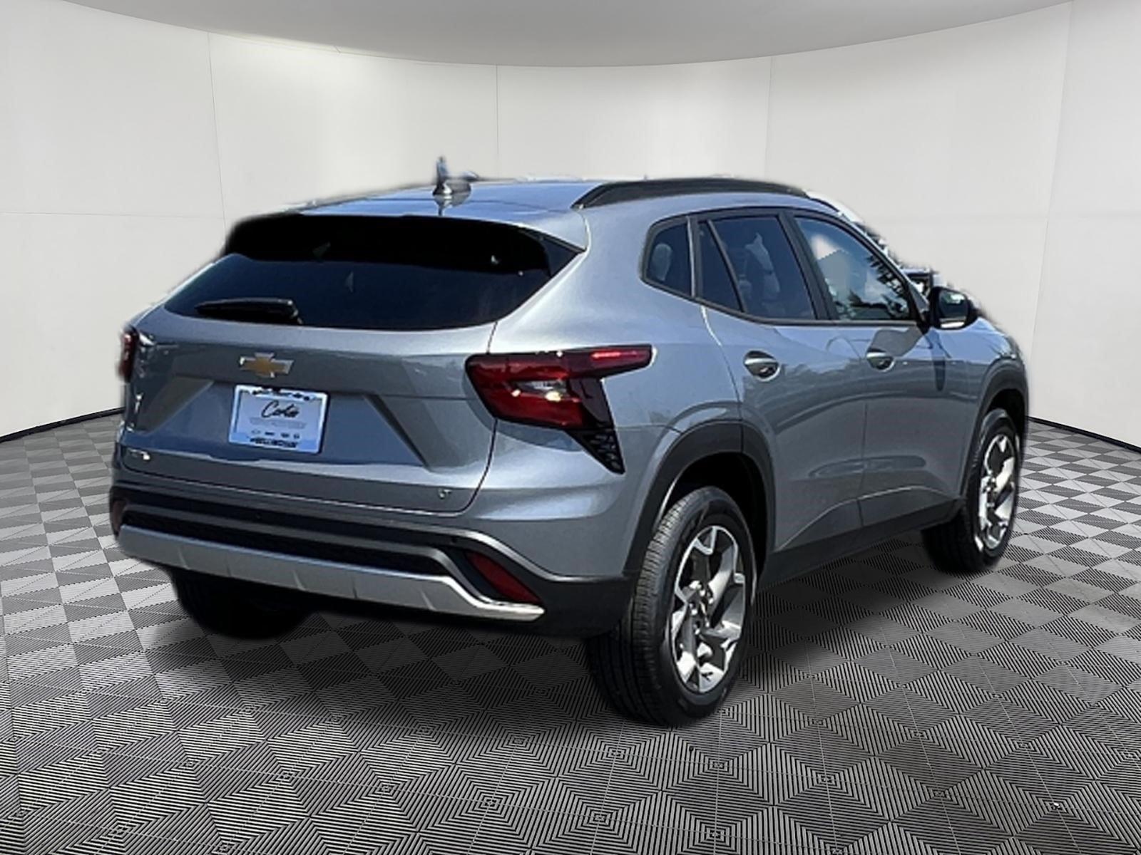 New 2026 Chevrolet Trax LT w/ Driver Confidence Package FWD image 6