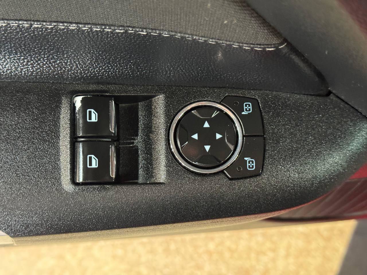 Used 2015 Ford Mustang Coupe RWD image 14