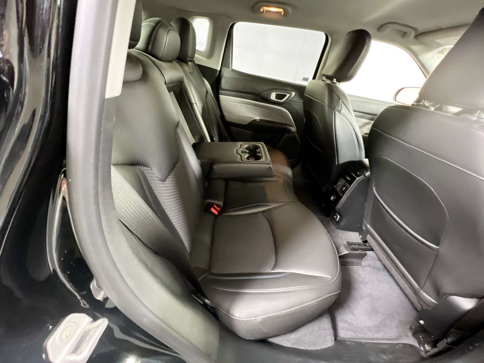 Used 2022 Jeep Compass Latitude AWD/4WD image 24