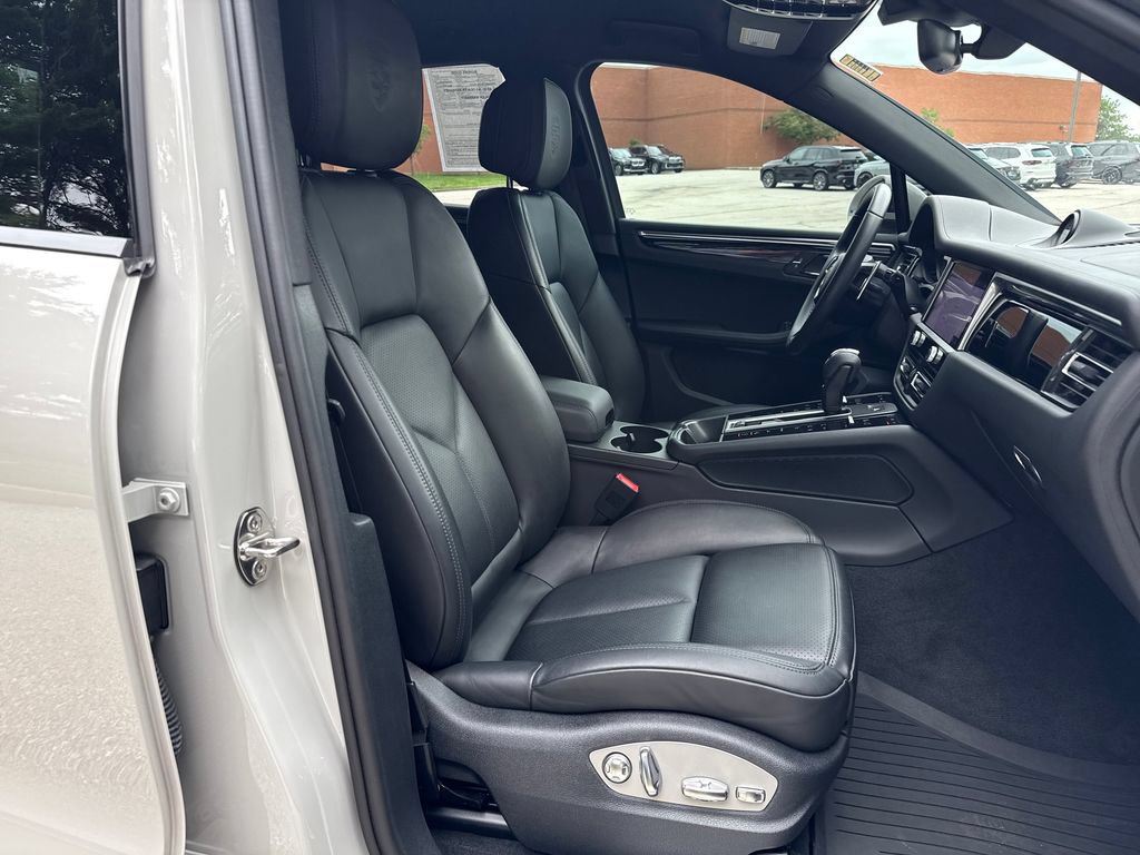Used 2022 Porsche Macan S AWD/4WD image 27