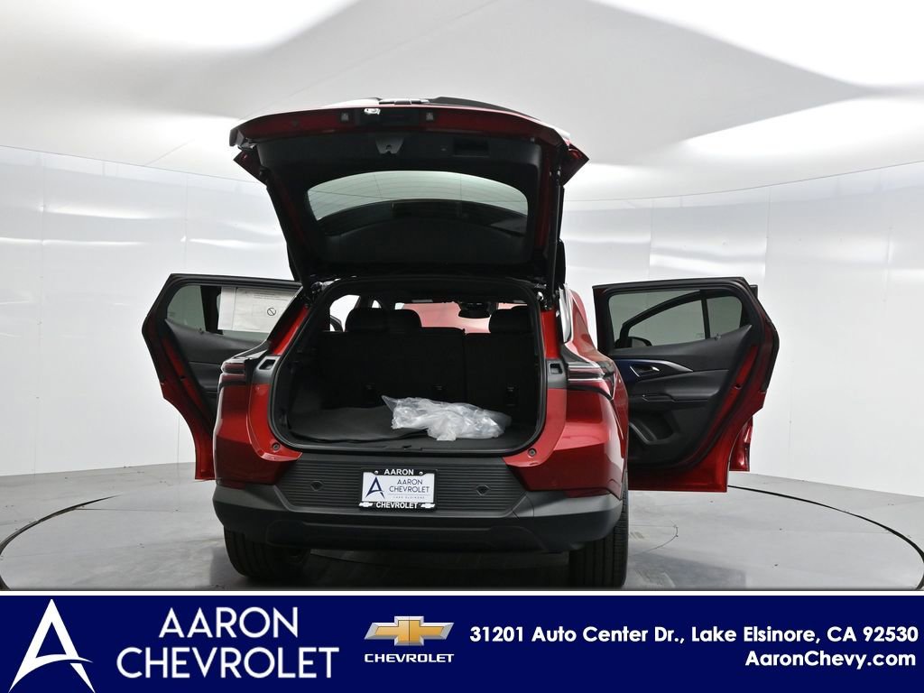 New 2026 Chevrolet Equinox EV LT w/ LPO, Blackout Package image 38