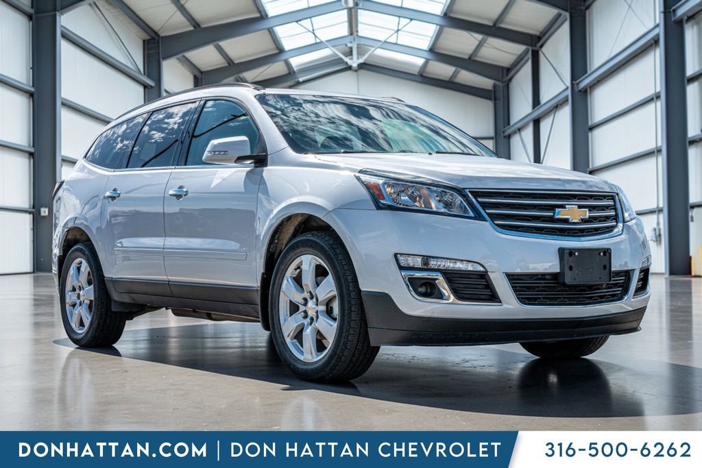 Used 2017 Chevrolet Traverse LT w/ Style and Technology Package image 32
