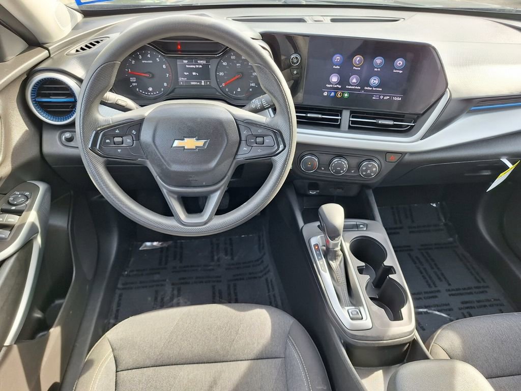 Used 2024 Chevrolet Trax LS w/ LS Convenience Package image 9