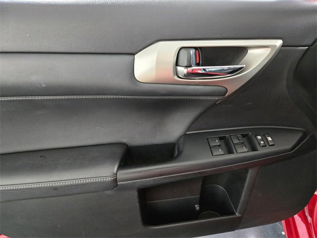 Used 2015 Lexus CT 200h image 28