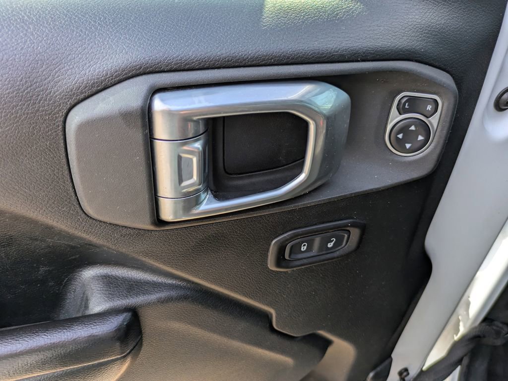 Used 2021 Jeep Wrangler Willys image 11