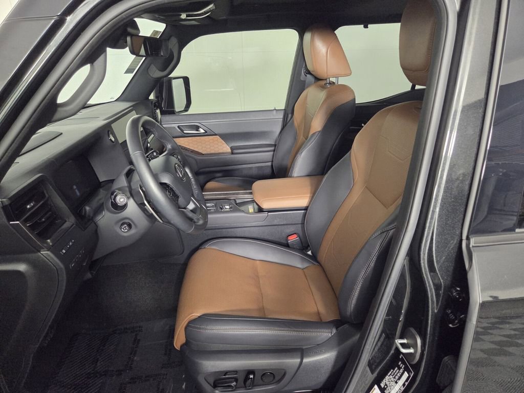 Used 2024 Lexus GX 550 w/ Cold Area Package AWD/4WD image 11