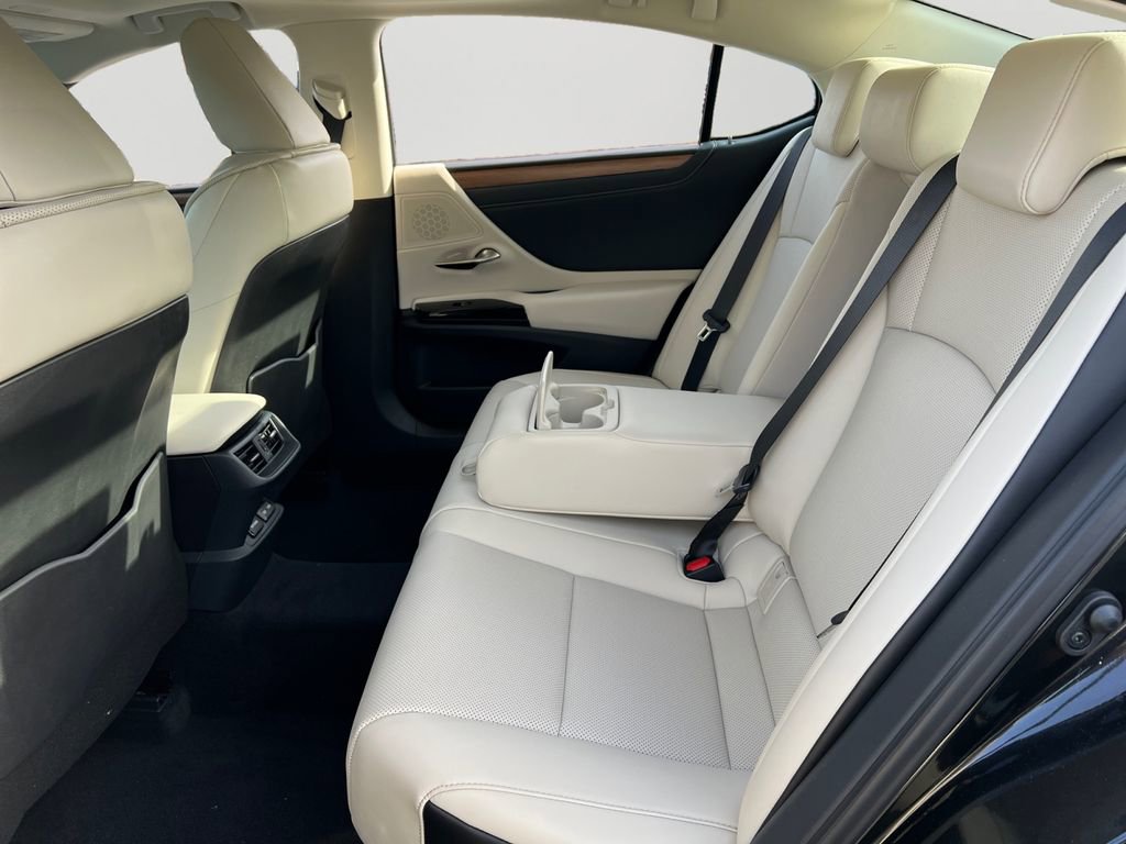 New 2025 Lexus ES 350 w/ Premium Package image 8