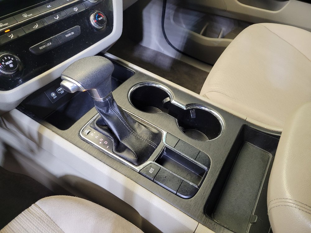 Used 2019 Kia Sedona LX FWD image 26
