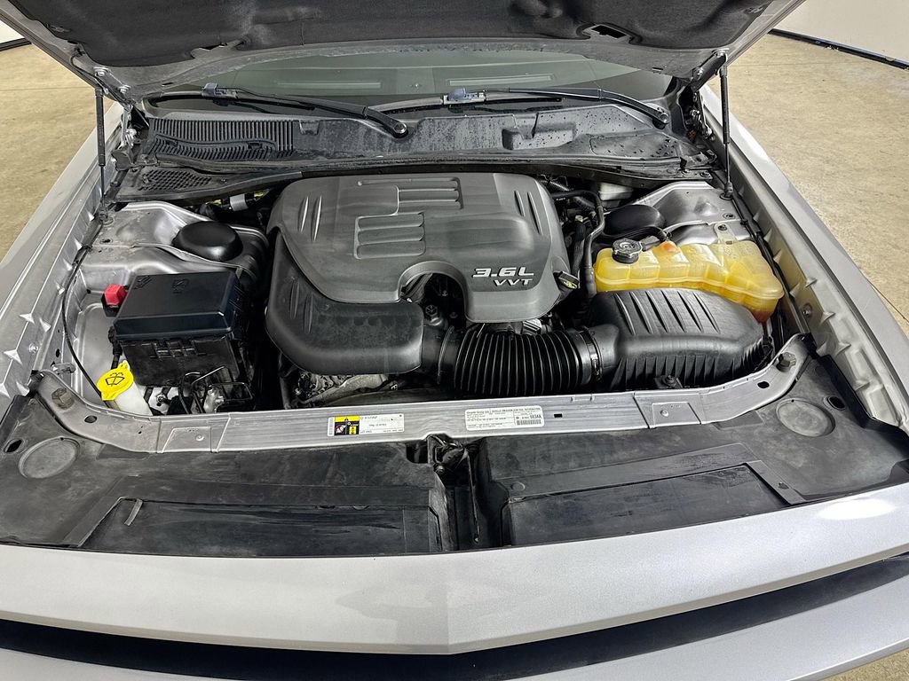 Used 2014 Dodge Challenger SXT RWD image 24
