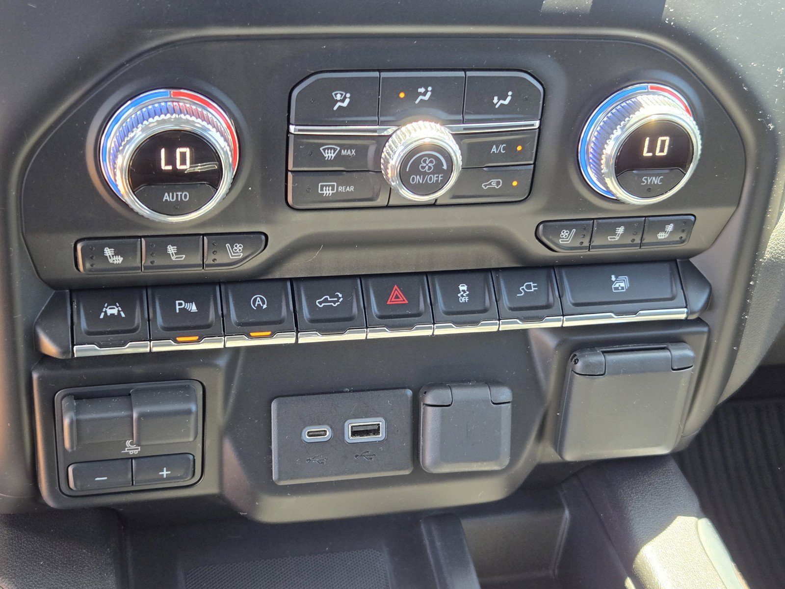 Used 2020 GMC Sierra 1500 SLT w/ SLT Premium Plus Package RWD image 19