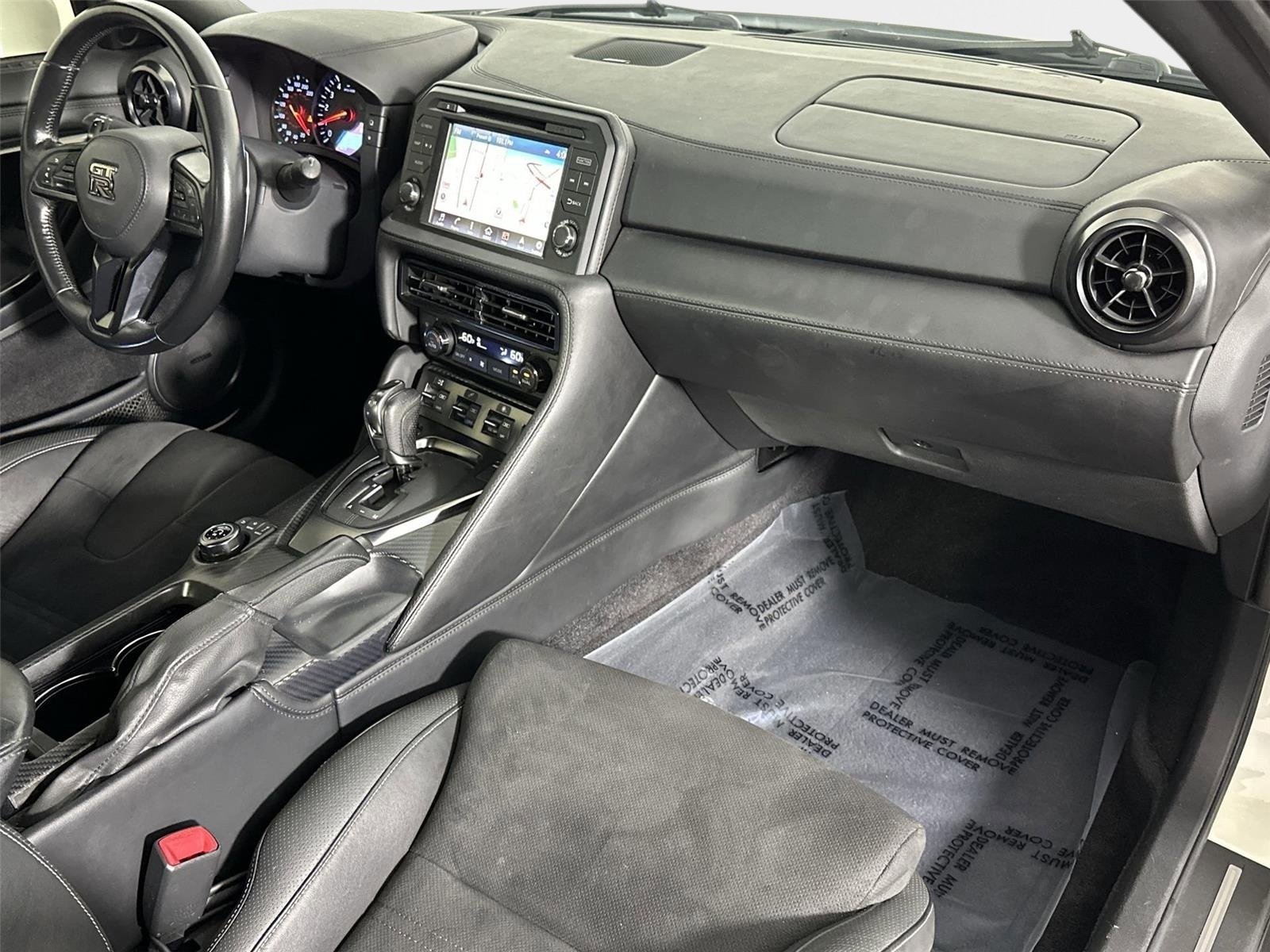 Used 2018 Nissan GT-R Premium image 30