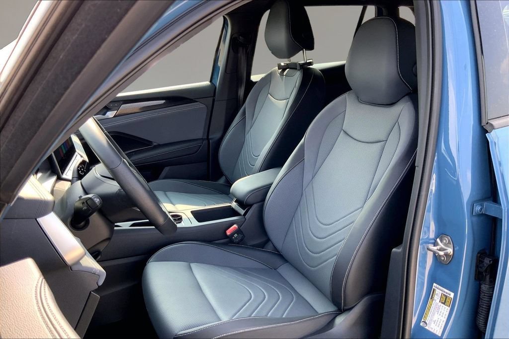 Certified 2025 Volkswagen Tiguan SE R-Line AWD/4WD image 23