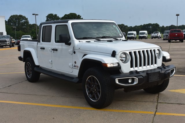 Used 2023 Jeep Gladiator Overland w/ Cold Weather Group AWD/4WD image 3
