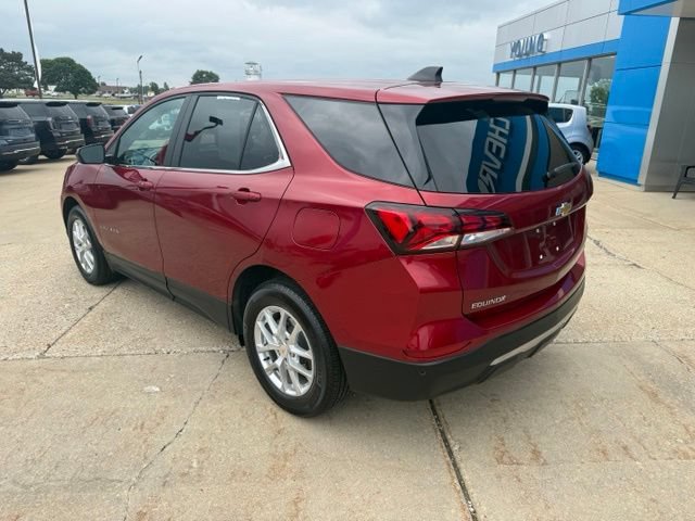 Used 2024 Chevrolet Equinox LT FWD image 3