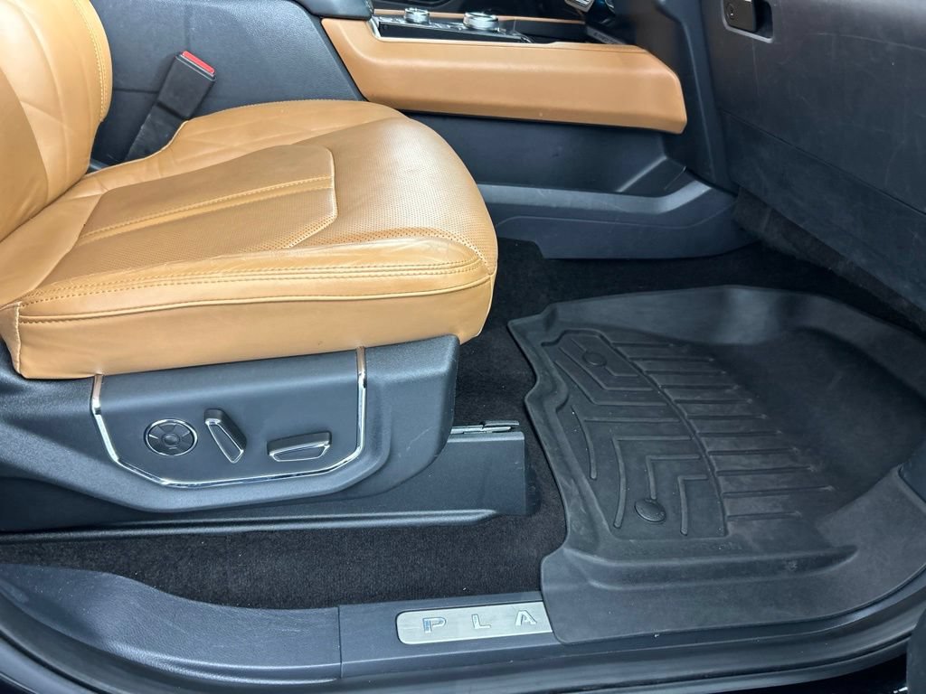 Used 2022 Ford Expedition Max Platinum AWD/4WD image 32