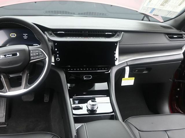 New 2026 Jeep Grand Cherokee Limited w/ Limited Altitude Package AWD/4WD image 24