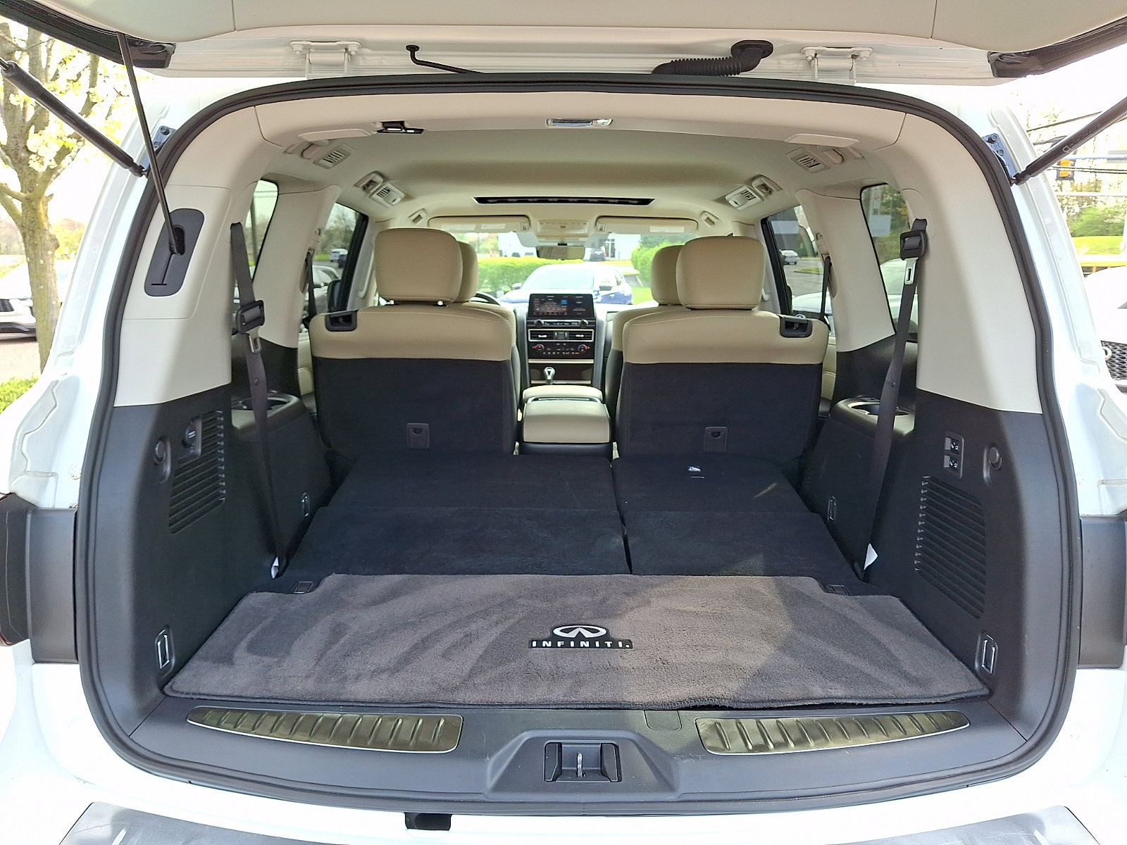 Certified 2024 INFINITI QX80 Premium Select w/ Cargo Package AWD/4WD image 29