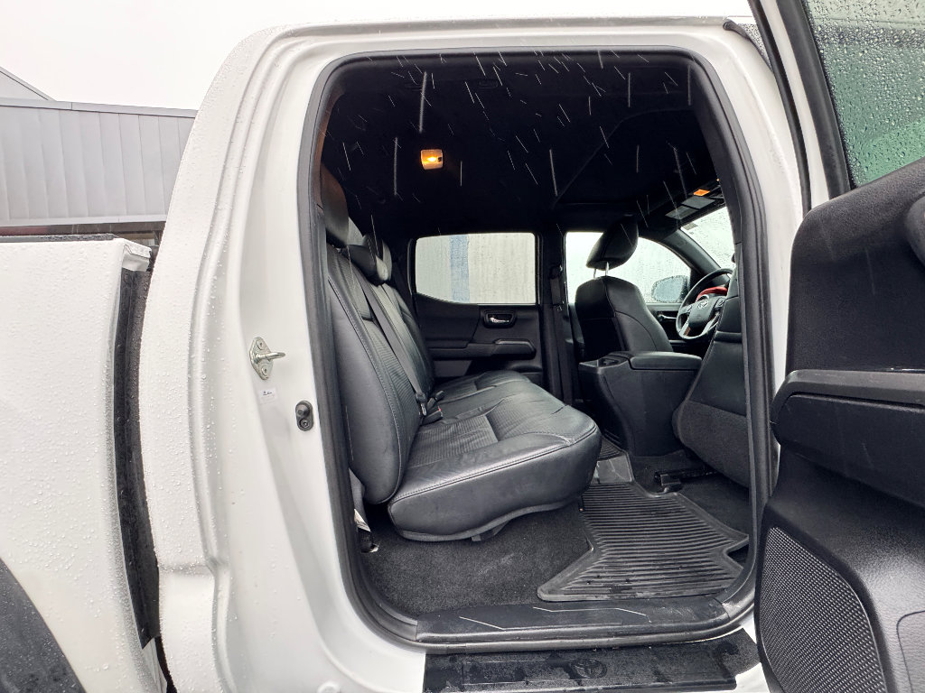 Used 2020 Toyota Tacoma TRD Off-Road image 9