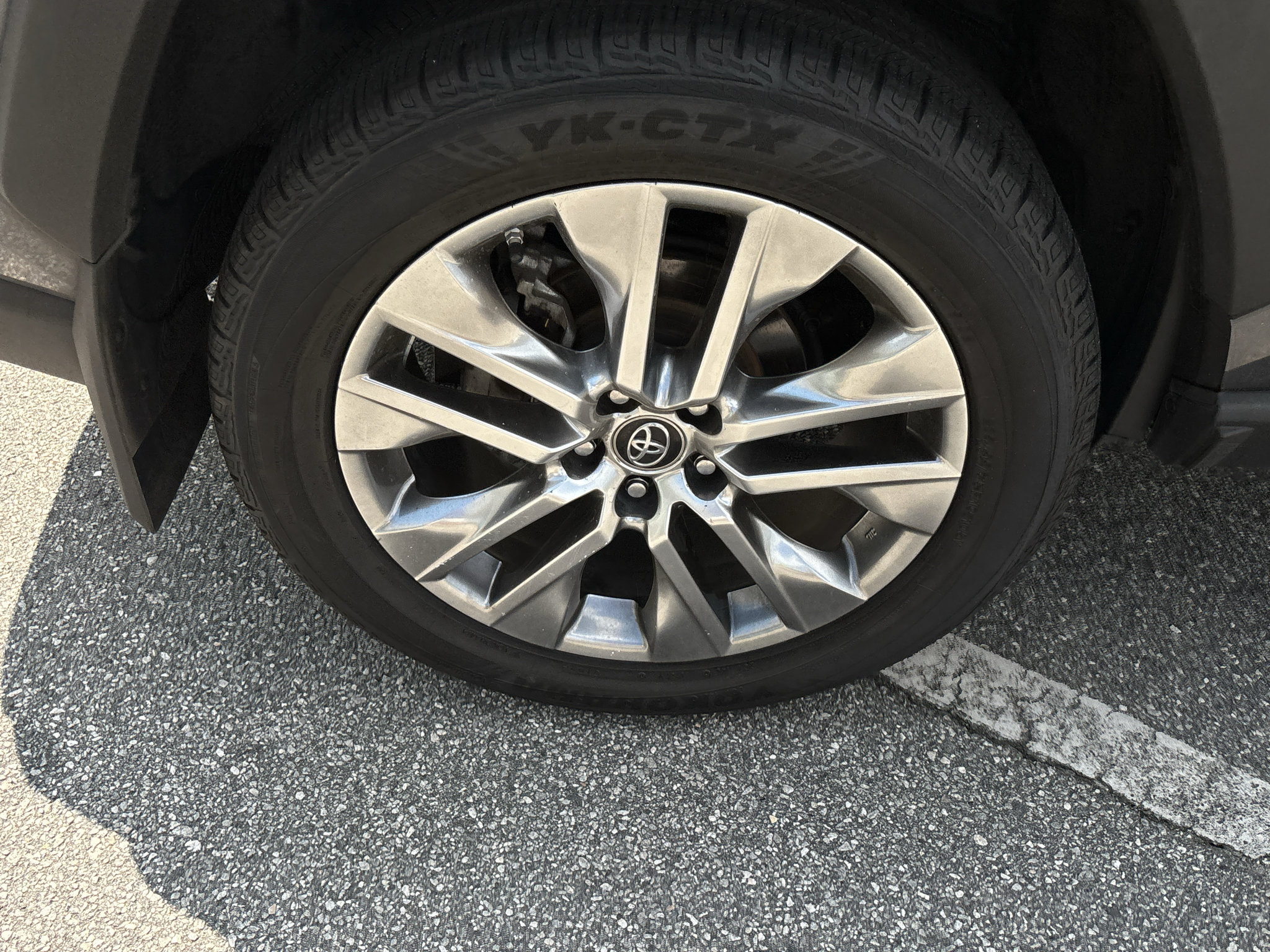 Used 2019 Toyota RAV4 XLE Premium FWD image 28
