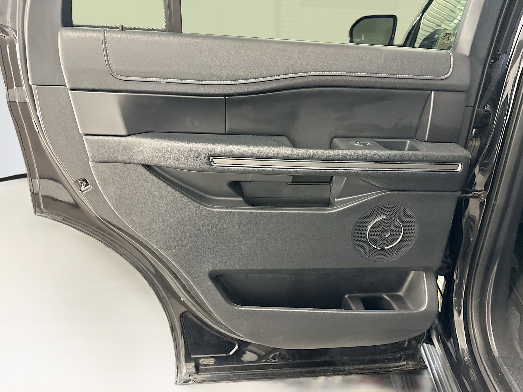 Used 2024 Ford Expedition XLT image 27