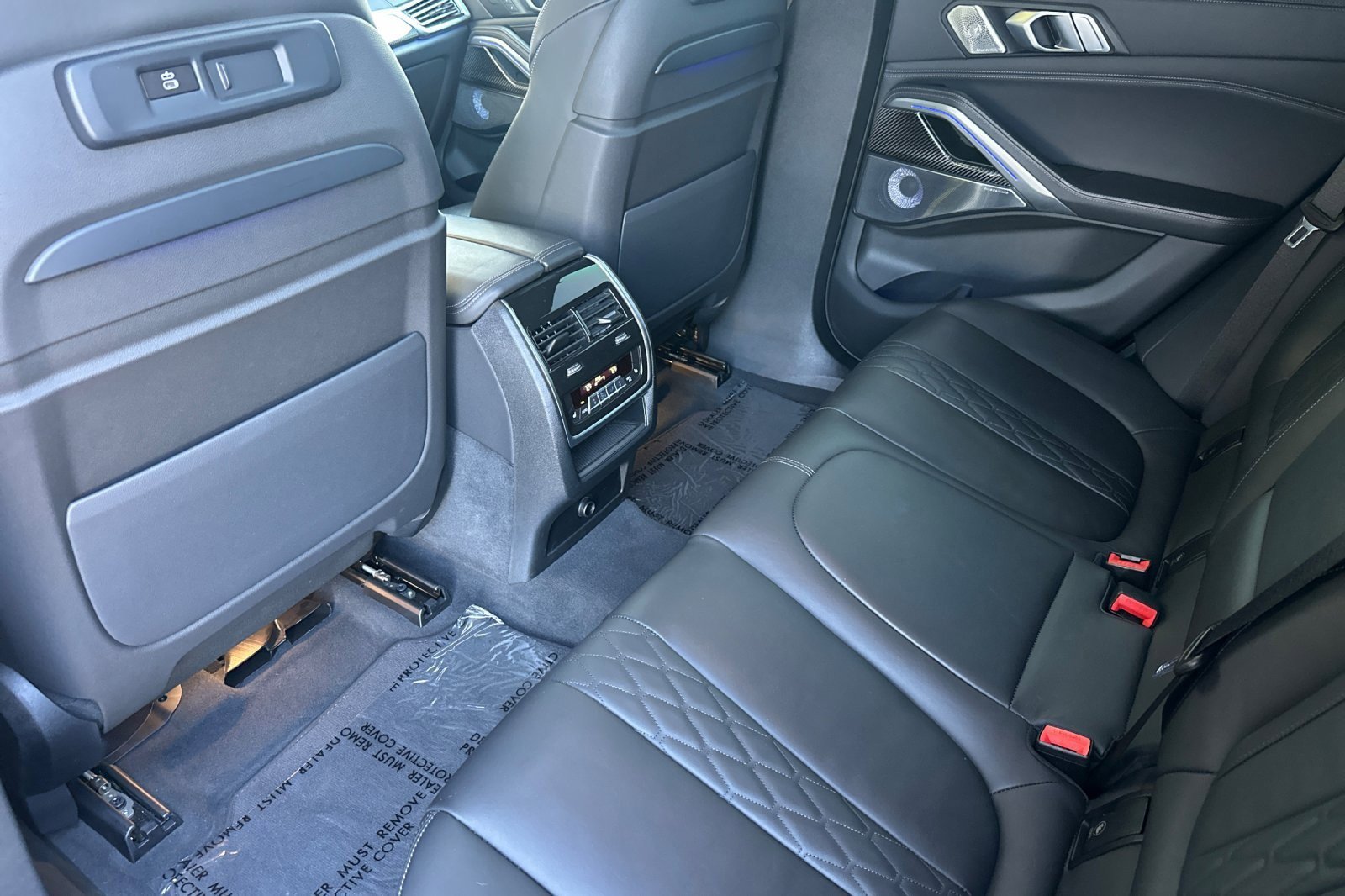 Used 2023 BMW X6 M50i w/ Executive Package image 11