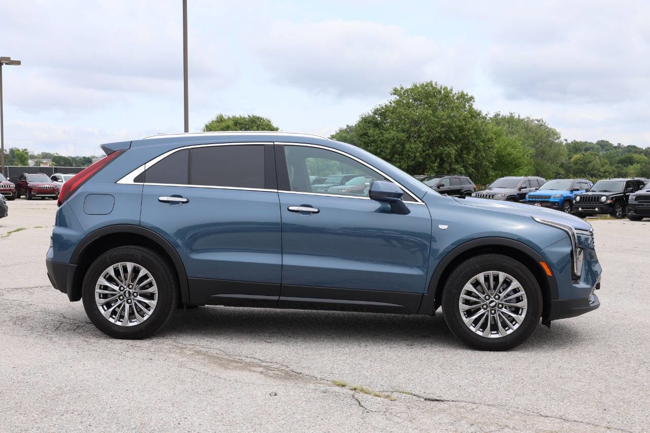 Used 2024 Cadillac XT4 Premium Luxury w/ Cold Weather Package image 7