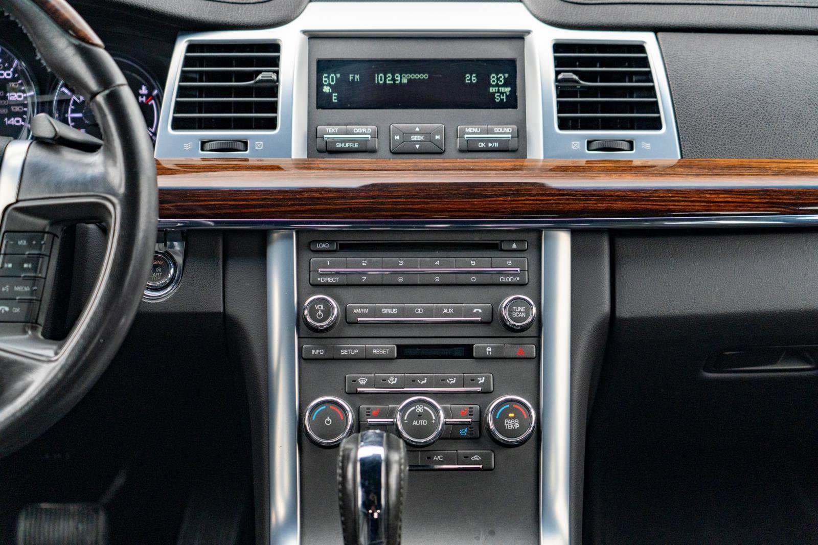 Used 2010 Lincoln MKS image 19