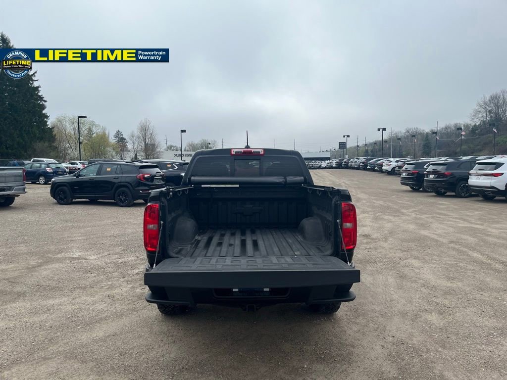 Used 2016 Chevrolet Colorado Z71 w/ Z71 Midnight Edition AWD/4WD image 8