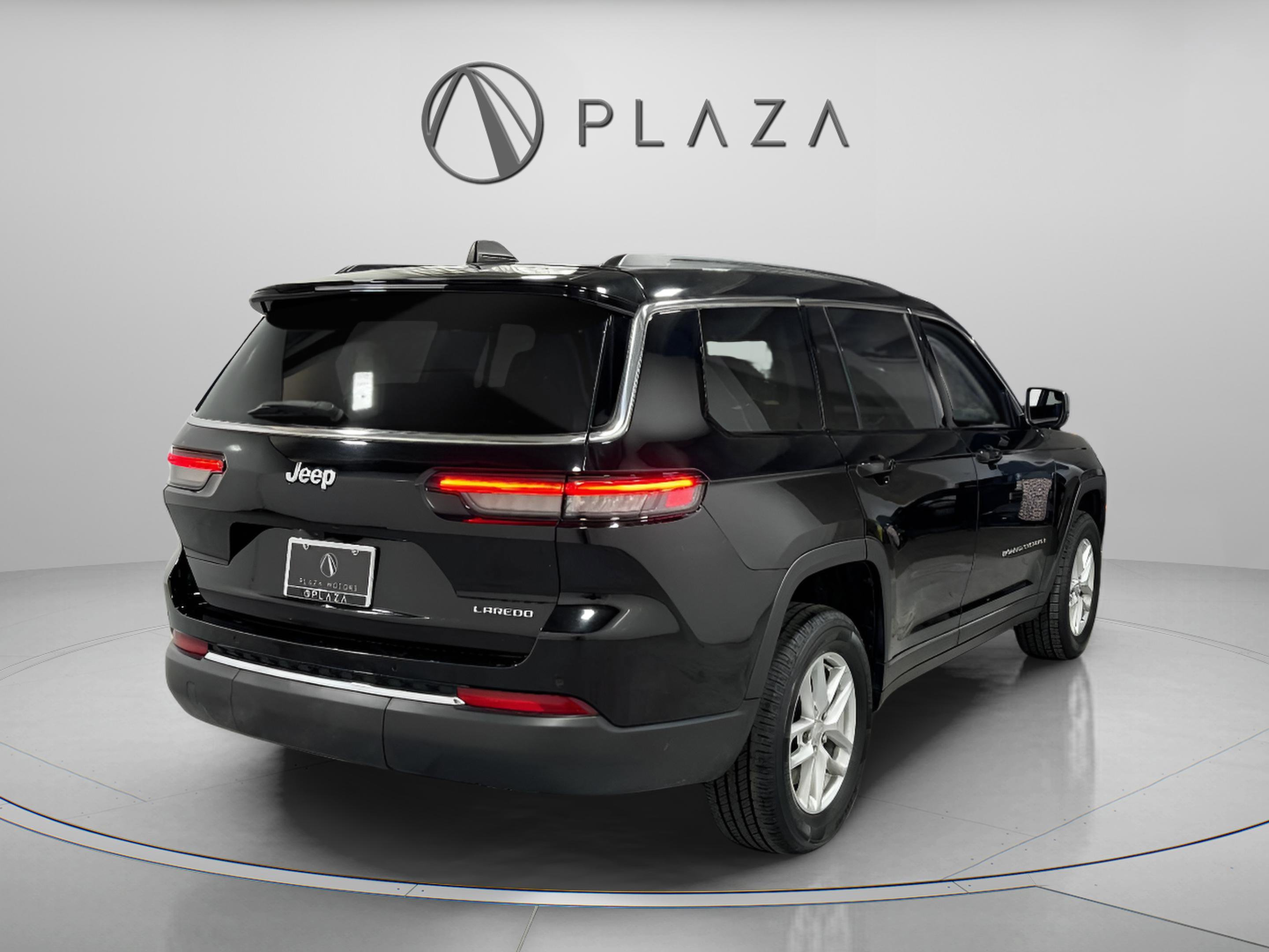 Used 2023 Jeep Grand Cherokee L Laredo image 5