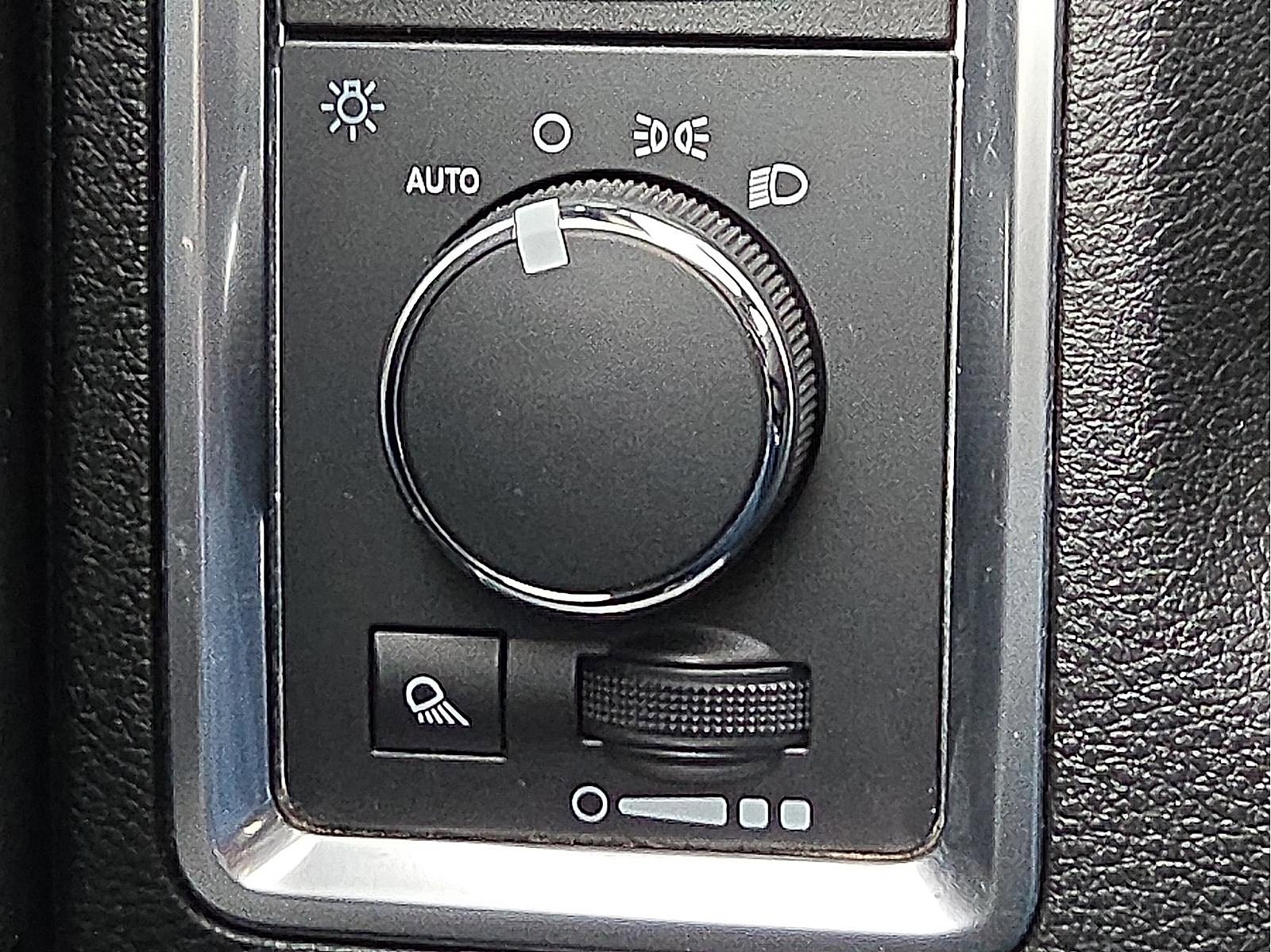 Used 2023 RAM 1500 Classic SLT w/ Trailer & Traction Group image 20