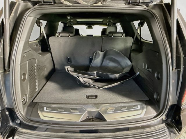 Used 2023 Chevrolet Suburban RST w/ Luxury Package AWD/4WD image 29