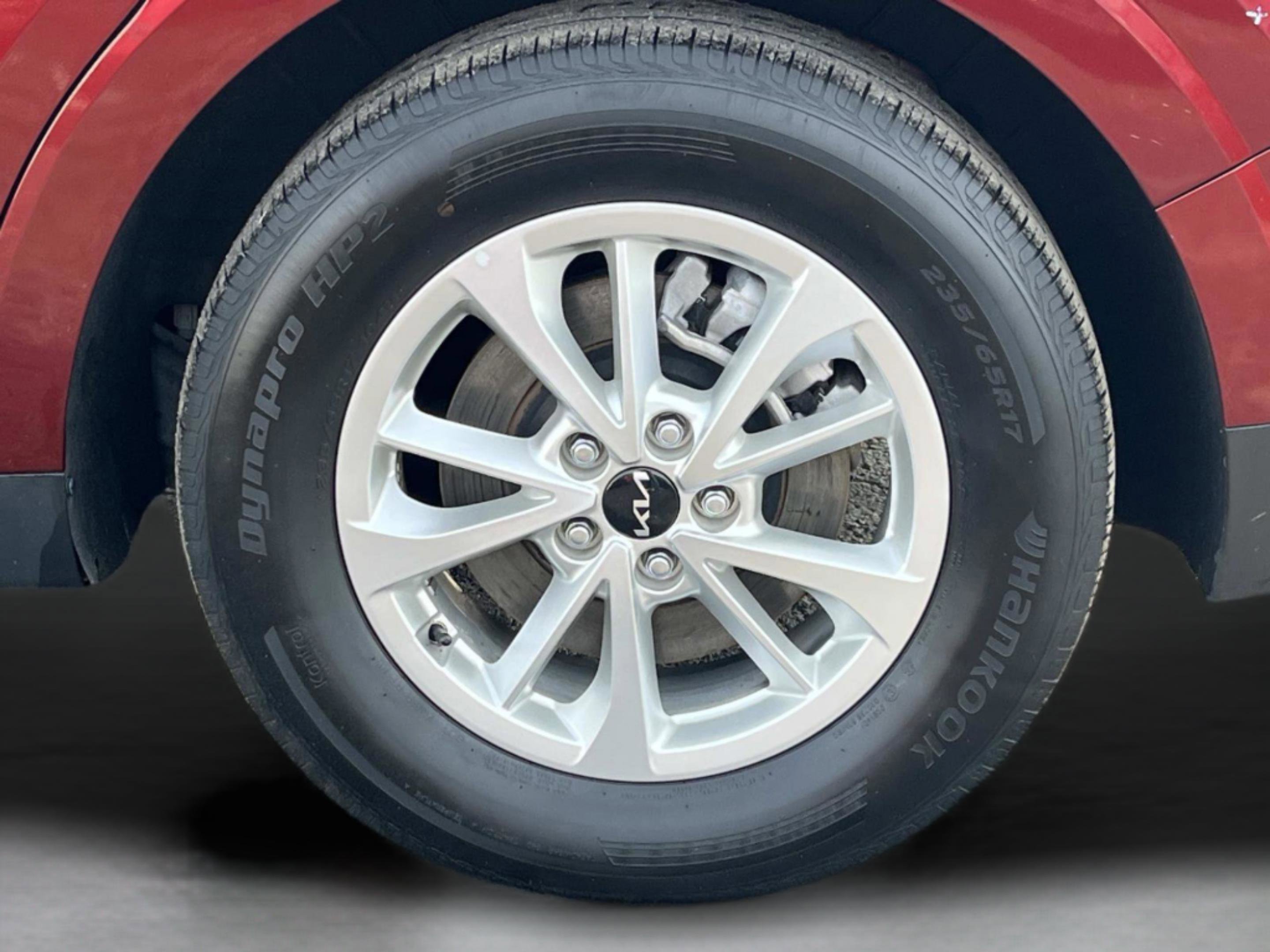 Used 2024 Kia Carnival LX image 10