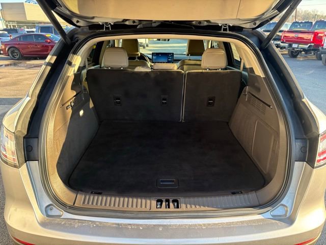 Used 2023 Lincoln Nautilus AWD image 35