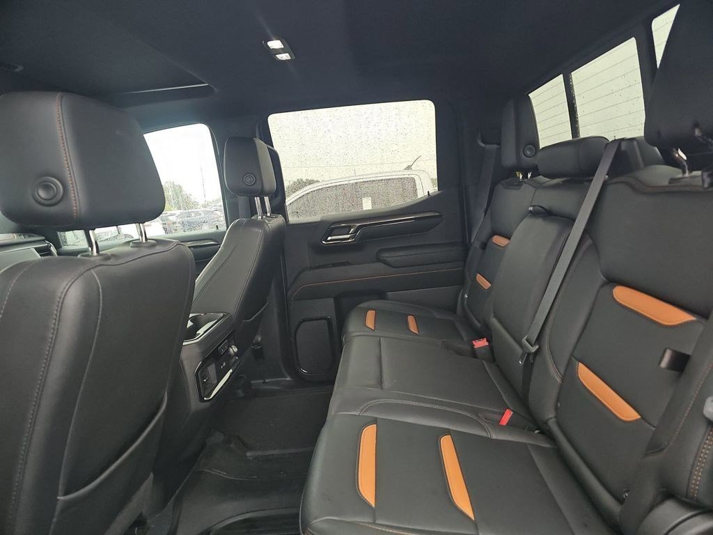 Used 2023 GMC Sierra 1500 AT4 w/ AT4 Premium Package AWD/4WD image 6