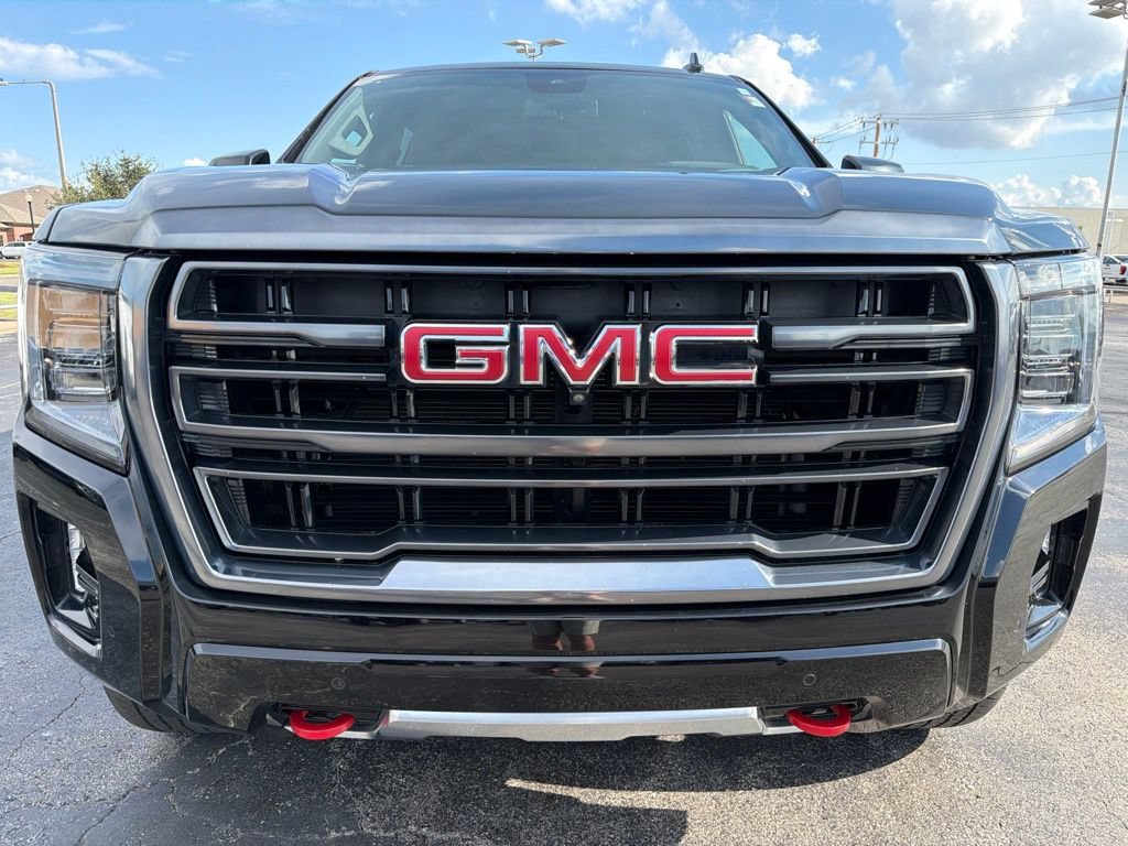 Used 2024 GMC Yukon XL AT4 w/ Technology Package AWD/4WD image 9