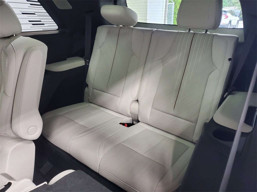 New 2026 Cadillac Vistiq Sport image 28