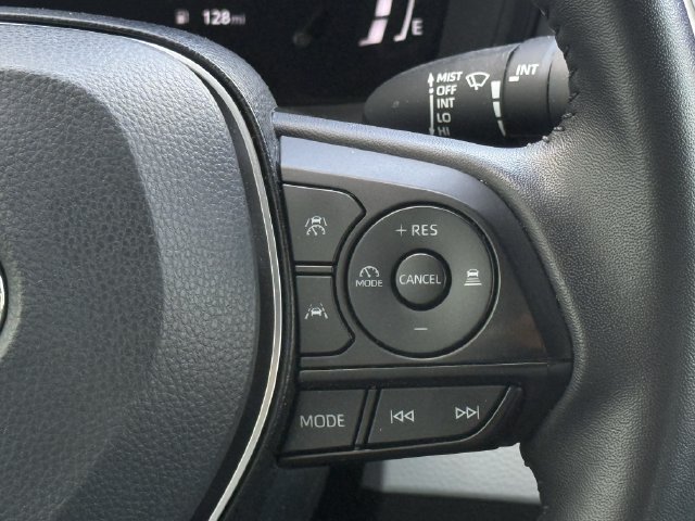 Used 2026 Toyota Corolla SE FWD image 15