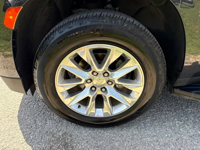 Used 2022 Chevrolet Suburban Premier AWD/4WD image 9