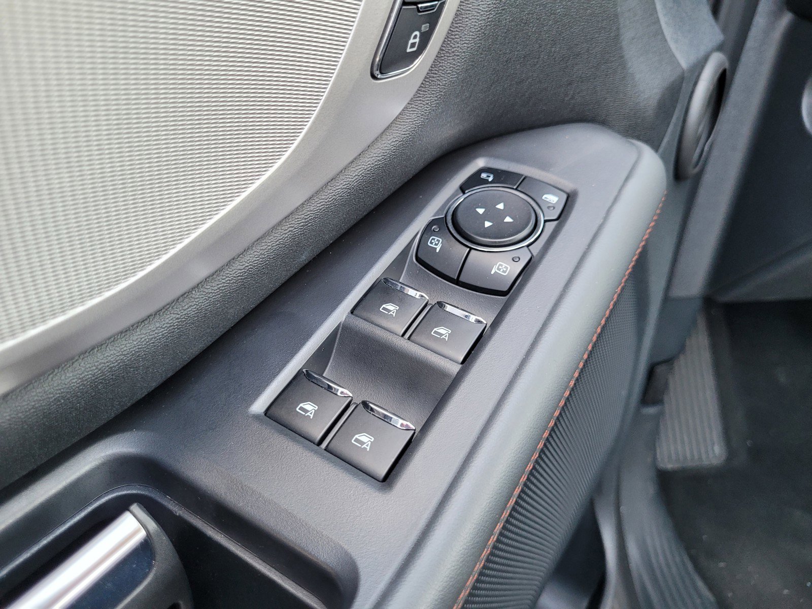 Used 2025 Ford Expedition Active AWD/4WD image 26