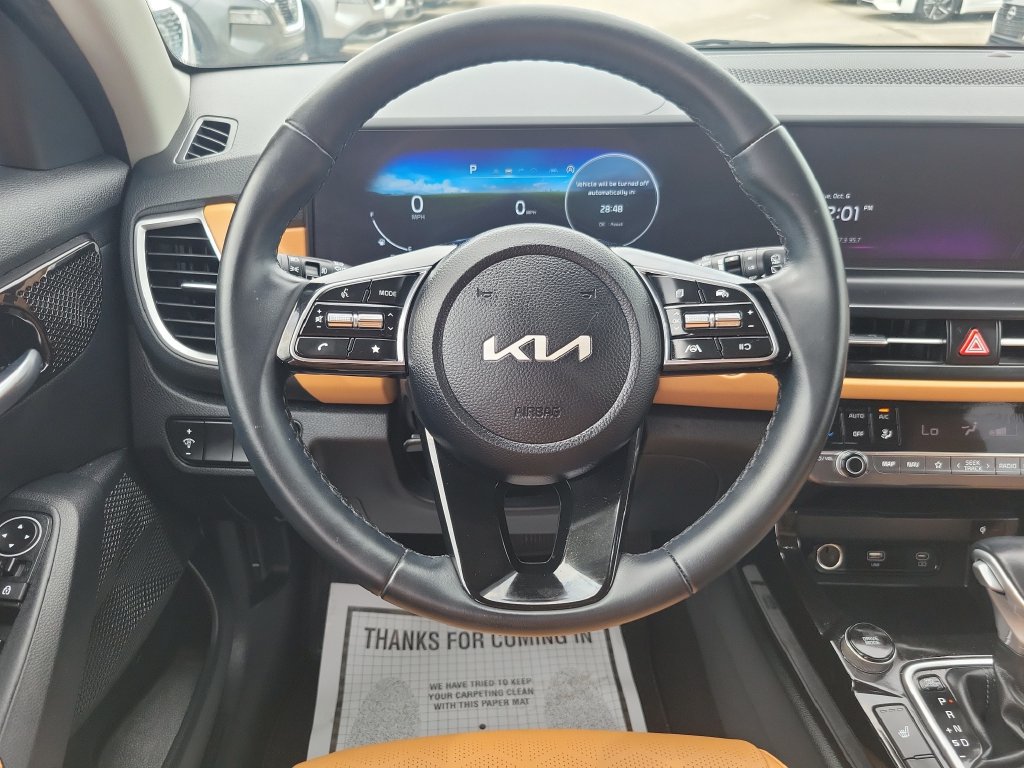 Used 2024 Kia Seltos EX AWD/4WD image 16